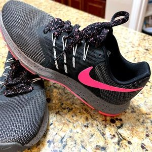 Women’s Nike Shoes Size 8.5